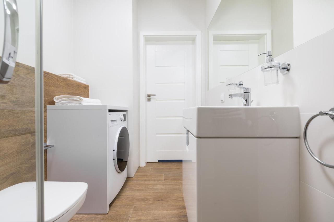Luksusowy Apartament Przy Targach Poznań Exteriör bild