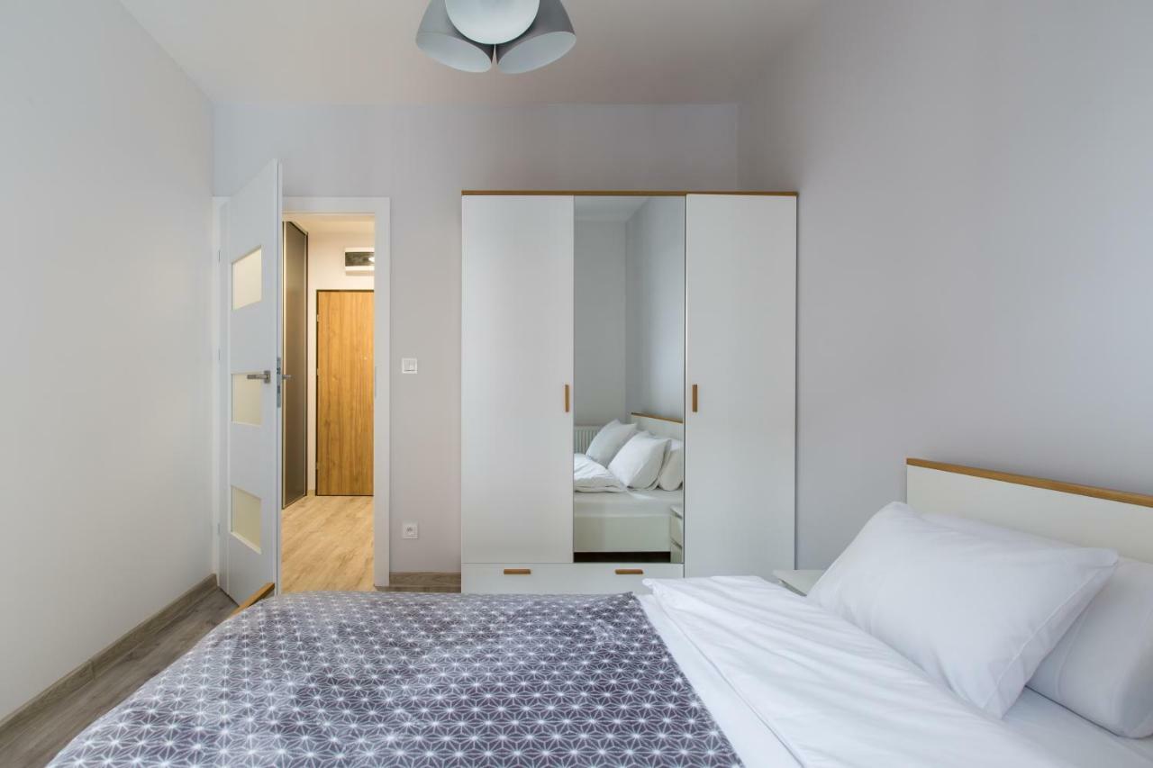 Luksusowy Apartament Przy Targach Poznań Exteriör bild